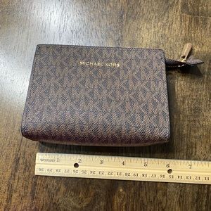 Michael Kors pouch/make up bag